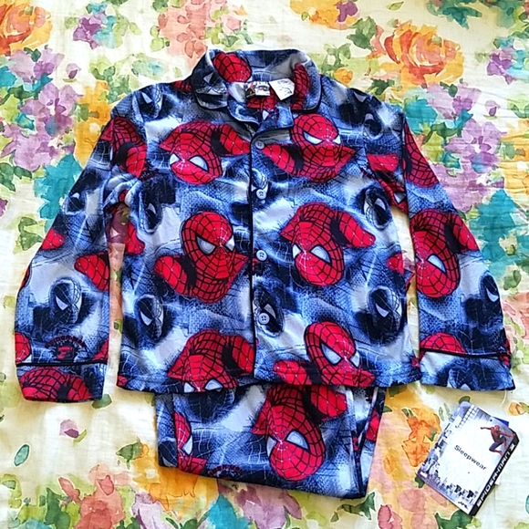 Spiderman Other - NWT Spiderman Red/blue 2-pc fleece pajama set 6/7